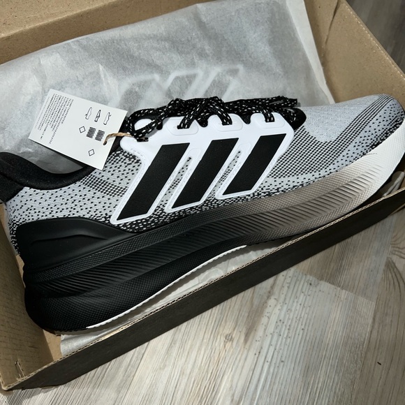 Adidas Men's Gray and Black Sneakers NWT Mens Size 10 - Picture 1 of 10